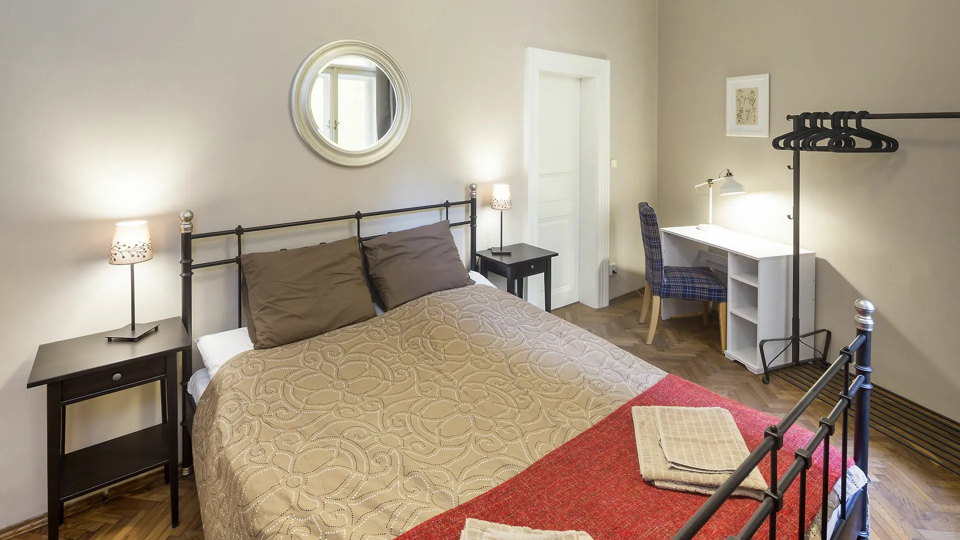 Old Town Square - Dlouha Apartments Prag