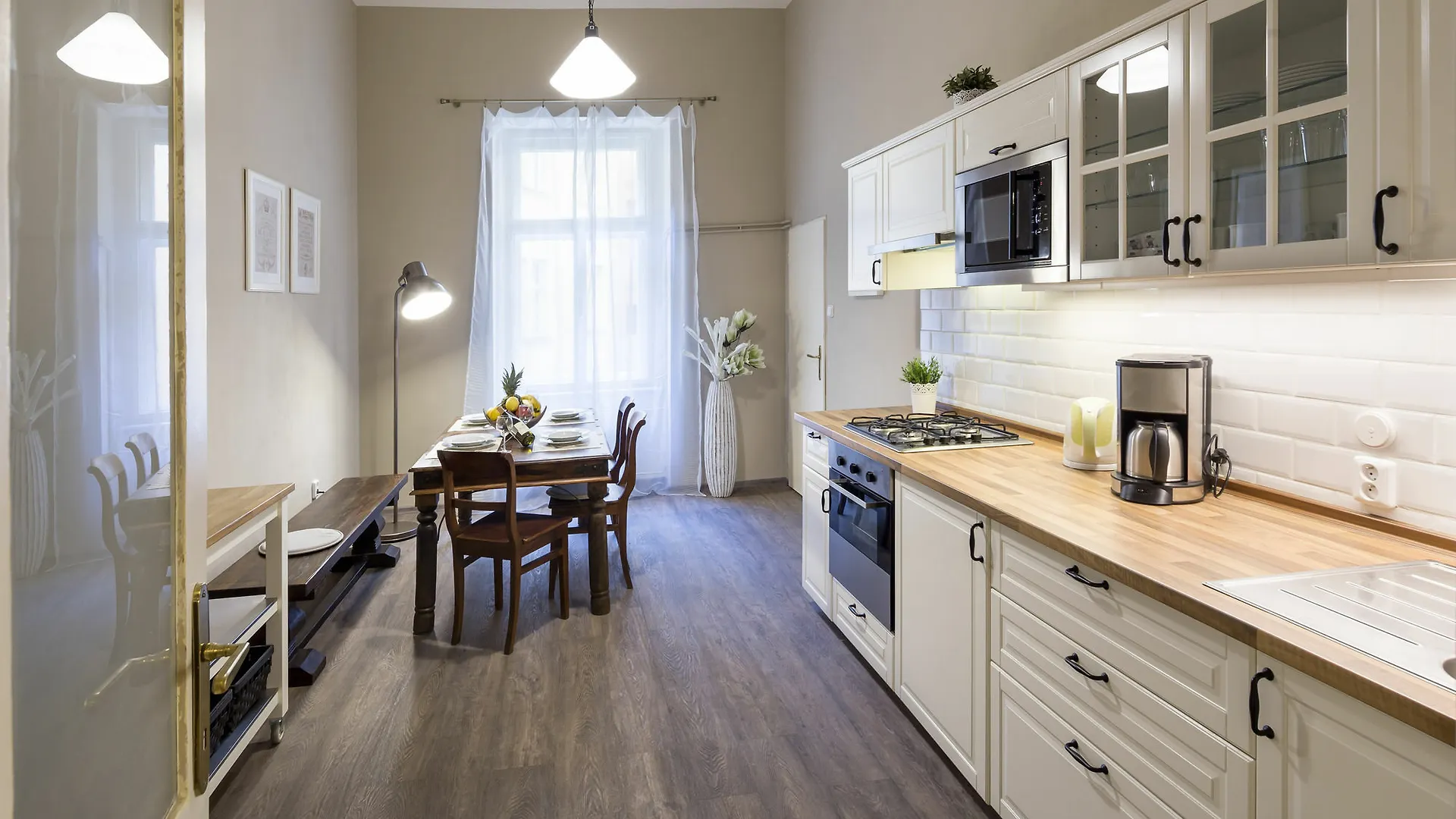 Old Town Square - Dlouha Apartments Prag