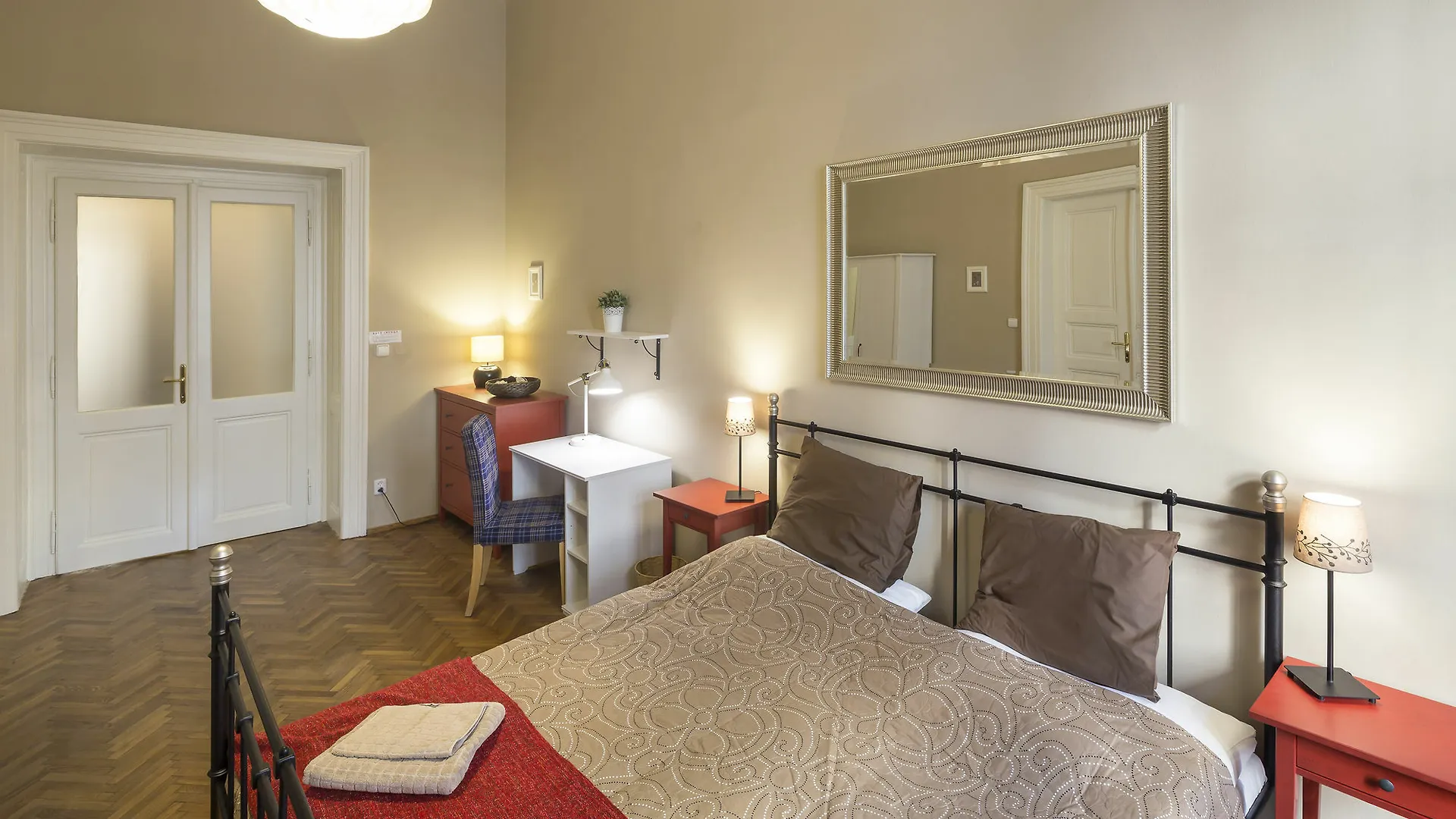 Old Town Square - Dlouha Apartments Prag