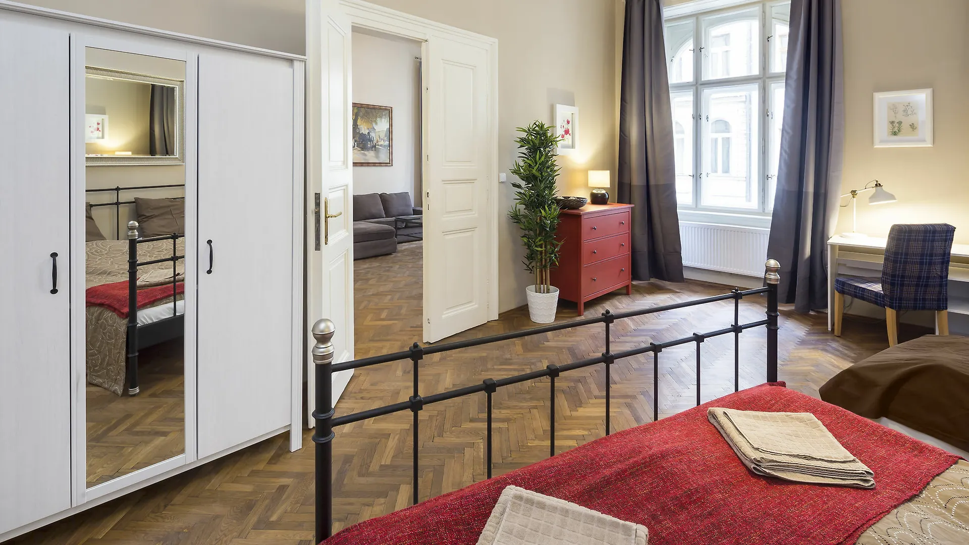 Old Town Square - Dlouha Apartments Prag